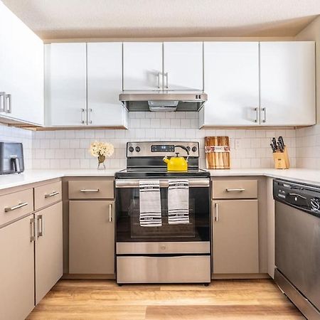 Modern And Spacious Apartment- Gym, Wifi, Free Parking Seattle Eksteriør bilde