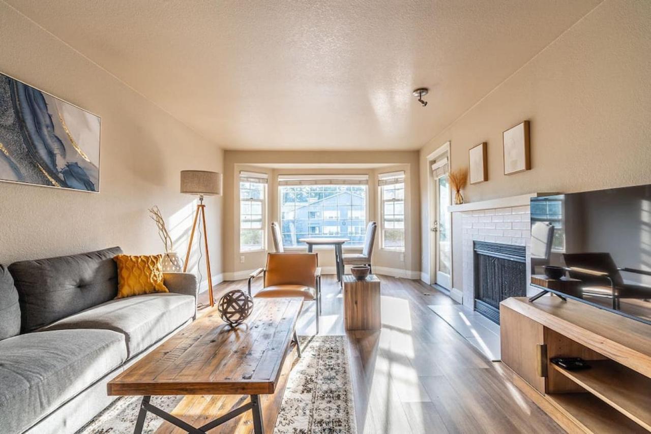 Modern And Spacious Apartment- Gym, Wifi, Free Parking Seattle Eksteriør bilde